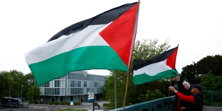 إسرائيل تعاقب إسبانيا على اعترافها بـ “فلسطين مستقلة”