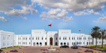 عُمان تستدعي سفير إيران وتسلمه مذكرة احتجاج