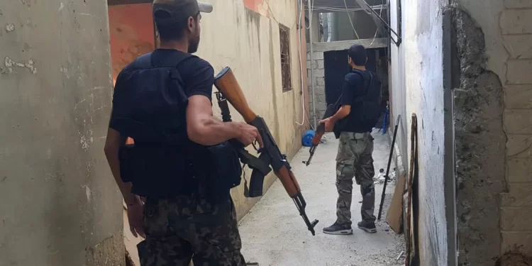 الاشتباكات تتجدد في عين الحلوة وتخلّف قتلى.. والرصاص ينهمر على صيدا