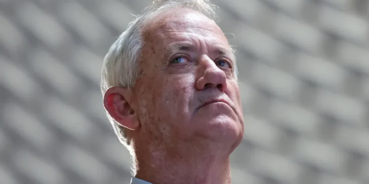 طلب “وقائي” من غانتس.. ودعم “مشروط” لنتنياهو