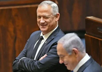 غانتس يدعو الاسرائيليين لمقاومة الحكومة بما يتماشى مع القانون