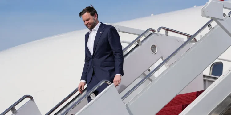 نائب الرئيس الامريكي يغادر إلى إسلام آباد الثلاثاء للتفاوض مع إيران