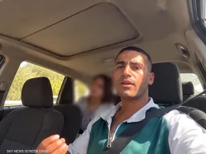 “فتاة البيرة” والسائق يثير ضجة في مصر