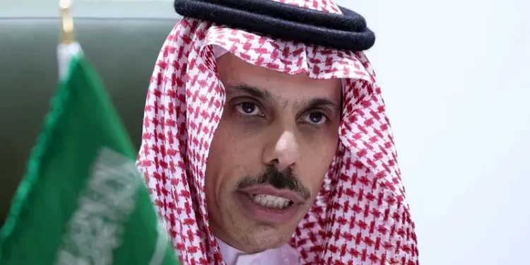 وزير خارجية السعودية يتفق مع نظيره الإيراني على عقد لقاء ثنائي بينهما قريباً