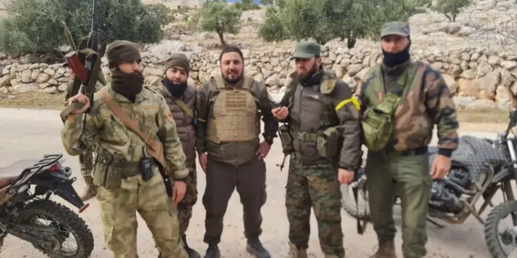 الفصائل المسلحة تسيطر على غالبية حلب… والجيش السوري: نحضّر لهجوم مضاد