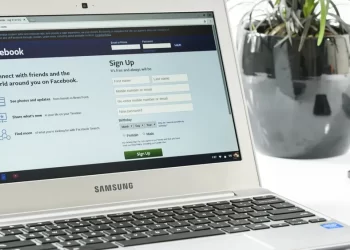 “فيسبوك” يطوي صفحة مهمة.. والسر في الفيديو