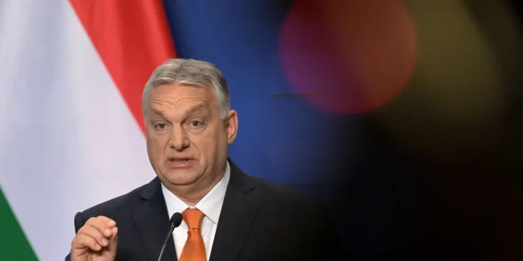 رئيس وزراء هنغاريا: أنصار أوكرانيا “انجرفوا” إلى الحرب