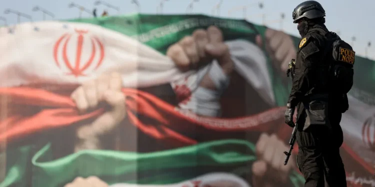 إيران تحيل بعض كبار المسؤولين إلى القضاء