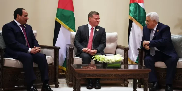 قمة ثلاثية “مصرية أردنية فلسطينية” في القاهرة لبحث جهود السلام