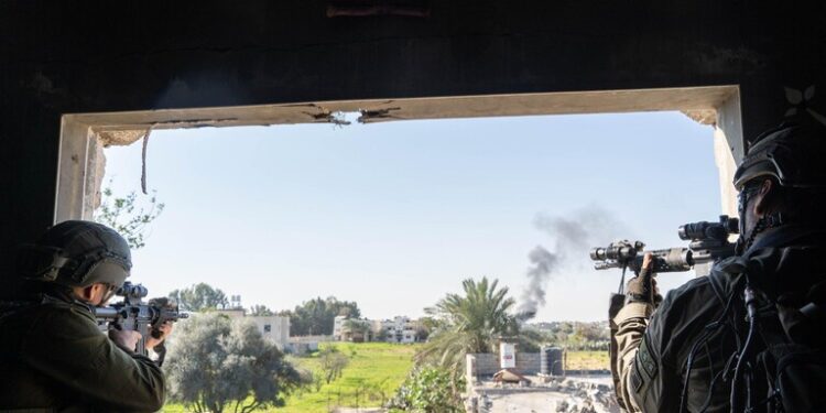 أفيخاي أدرعي يكشف تفاصيل مقتل 21 عسكرياً من قوات الاحتياط في غزة بضربة واحدة