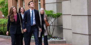 منشور على إنستغرام يقود مسؤولا للمحاكمة بتهمة “تهديد ترامب”