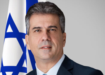 وزير الخارجية الإسرائيلي يتوجه إلى البحرين في أول زيارة بعد التطبيع