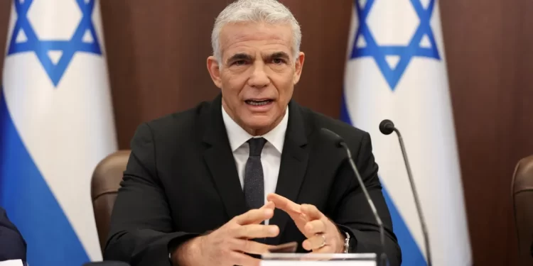 لابيد: حملة إسرائيلية مكثفة لمنع الاتفاق النووي “الخطير”