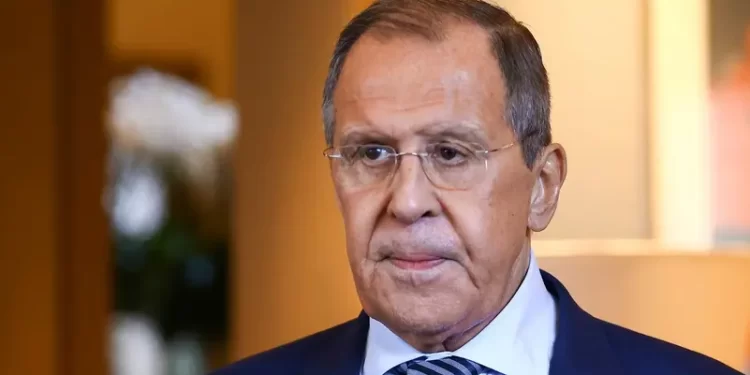 لافروف يرفض توسع الناتو شرقا.. والحلف يرد بالتأكيد على دعم أوكرانيا