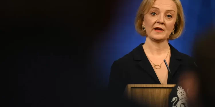 مطالب بانتخابات عامة.. لعنة “تراس” قد تغرق سفينة المحافظين