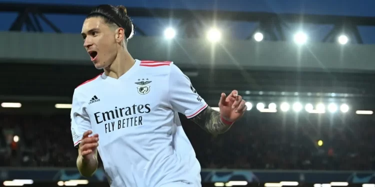 ليفربول يدخل “حرب الأموال” للتعاقد مع الهداف السوبر