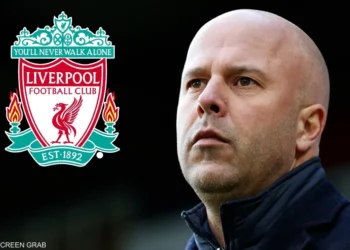 ليفربول يتعرض لـ”ضربة موجعة”.. وسلوت يعلق