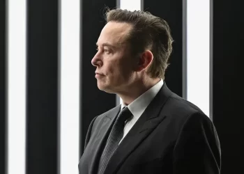 عملية تحرير الطائر المغرد.. تفاصيل “مقصلة” ماسك أول 24 ساعة