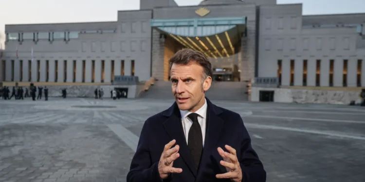 الرئيس الفرنسي: سياسة ترامب افرغت حلف الناتو من مضمونه