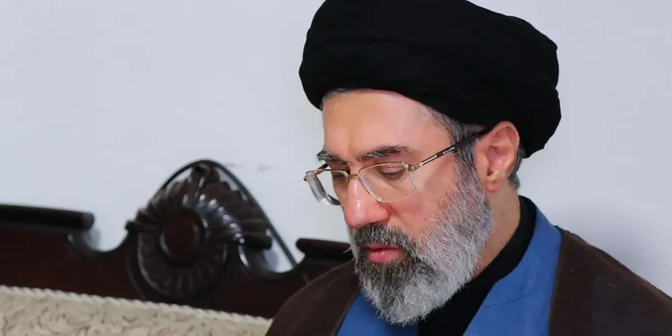 معلومة كشفها نجل بزشكيان حول إصابة “مجتبى خامنئي”