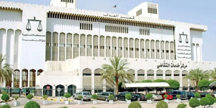 محكمة الوزراء الكويتية تصدر قرارها بالسجن وزير الداخلية السابق طلال الخالد 14 سنة