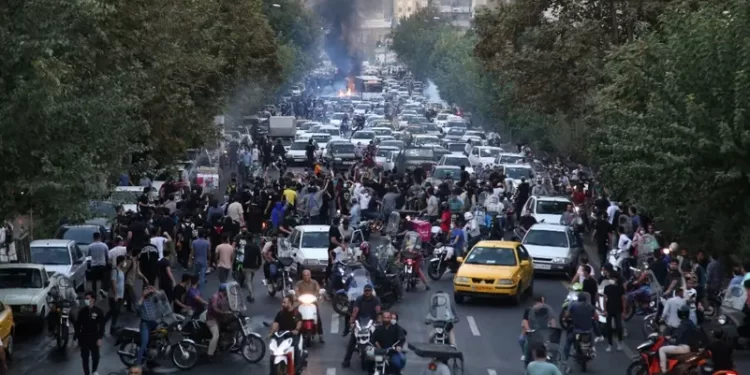 الأمن الإيراني يتوعد المحتجين مجددا: سنتصدى لكم