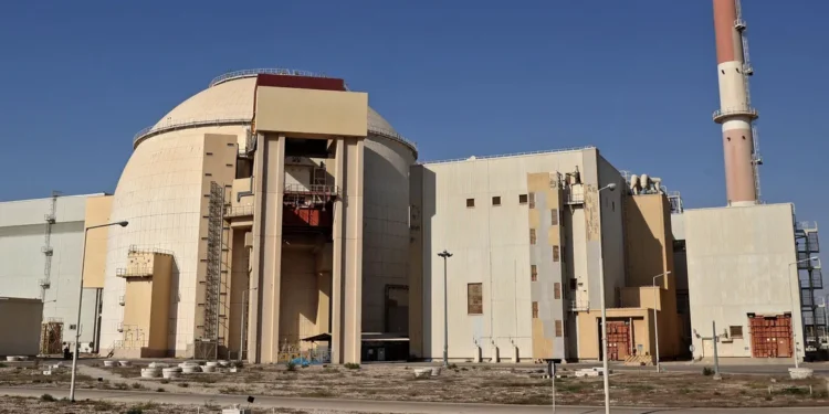 سقوط قذيفة أميركية في محيط محطة بوشهر النووية