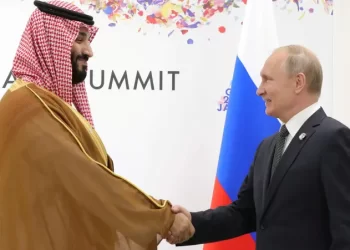 ولي العهد السعودي “محمد بن سلمان” يبحث مع بوتين العلاقات الثنائية وسبل تطويرها