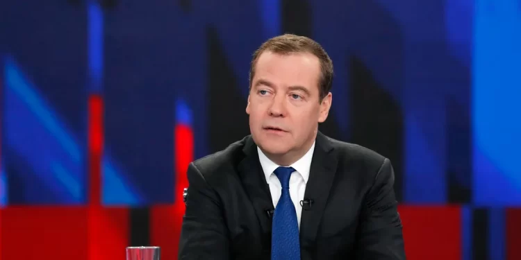 ميدفيديف محذرا الغرب: التهديد النووي ليس خدعة