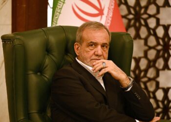 الرئيس الايراني: تدور الاوضاع والغلاء المعيشي وضعنا أمام  استياء شعبي عام