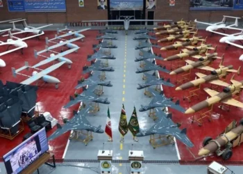 الجيش الإيراني يتسلم دفعة من ألف مسيرة.. ويهدد بـ”رد ساحق”