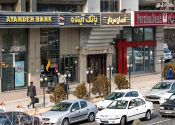 كيف فجَّرت إمبراطورية الظل المالية بركان الغضب في إيران؟