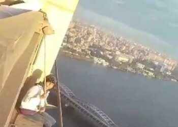 بعد أن ردحت “حبا في إسرائيل”.. فتاة مصرية تنتحر من أعلى فندق في القاهرة- (فيديو)