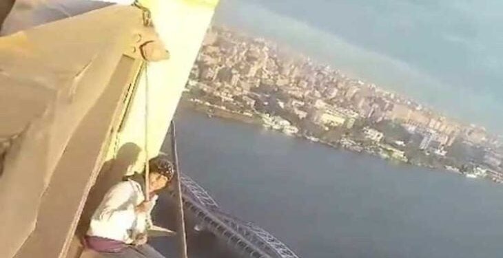 بعد أن ردحت “حبا في إسرائيل”.. فتاة مصرية تنتحر من أعلى فندق في القاهرة- (فيديو)