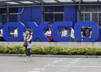 احتجاجات في أكبر مصنع لهواتف آيفون في الصين