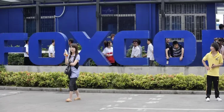 احتجاجات في أكبر مصنع لهواتف آيفون في الصين