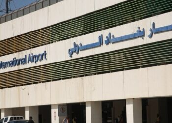 بعد الحرائق “المياه” تغمر حقائب المسافرين داخل مطار بغداد الدولي والسلطات تبرر (فيديو)