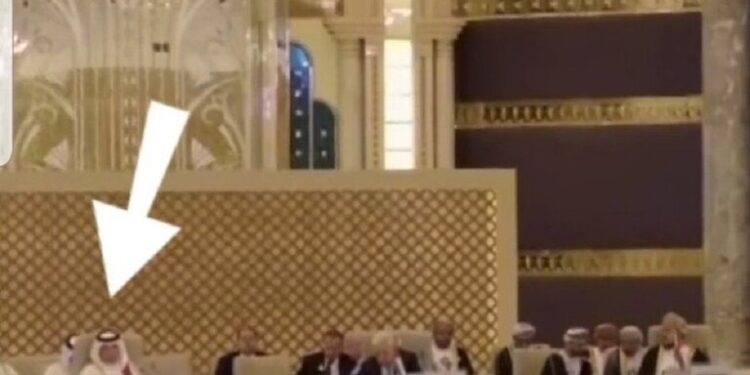 أميرة قطرية تحدد الشخص الجالس على مقعد بلادها أثناء كلمة الأسد في قمة جدة (صورة+فيديو))