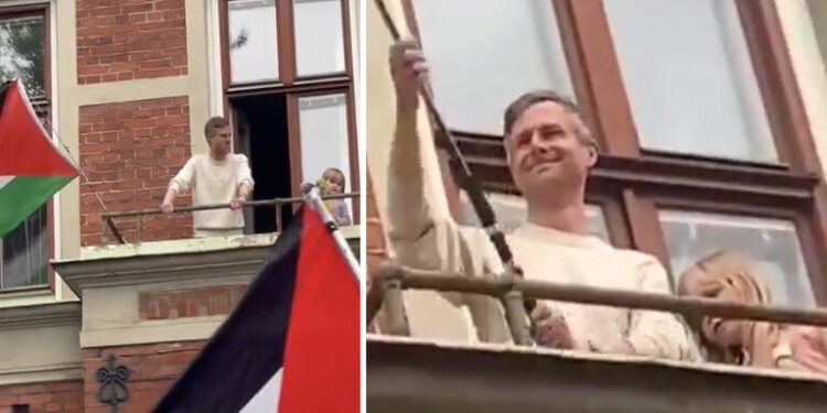 تفاعل كبير مع فيديو لـ”ملك الدنمارك وهو يلوح بالعلم الفلسطيني” من الشرفة!.. فما حقيقته؟