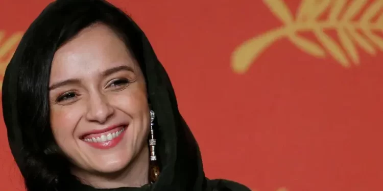 أشهر ممثلة في إيران تتحدى.. أطلت على إنستغرام بلا حجاب