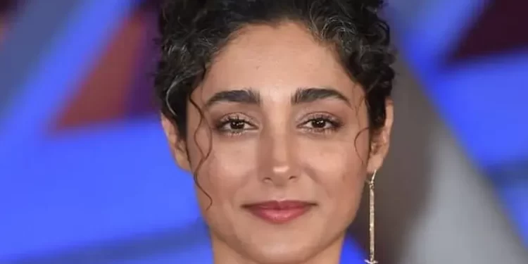 ممثلة إيرانية عالمية تنتقد صمت ماكرون تجاه احتجاجات إيران