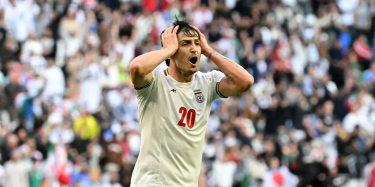 غضب إيراني على “الحكم العربي” لمباراتهم مع قطر.. ماذا قالوا؟