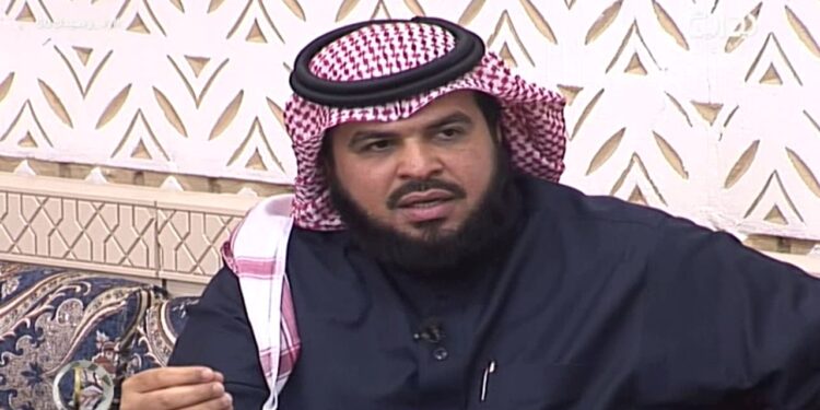 أمير سعودي يفتتح مطعما ويشرف على إعداد الوجبات للزبائن (فيديو)