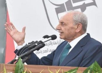 “نبيه برّي” يناشد الصدر العدول عن قراره اعتزال السياسة