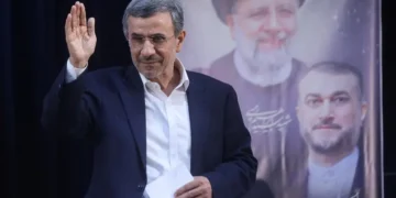 أسرار فشل الخطة الإسرائيلية لتجنيد أحمدي نجاد
