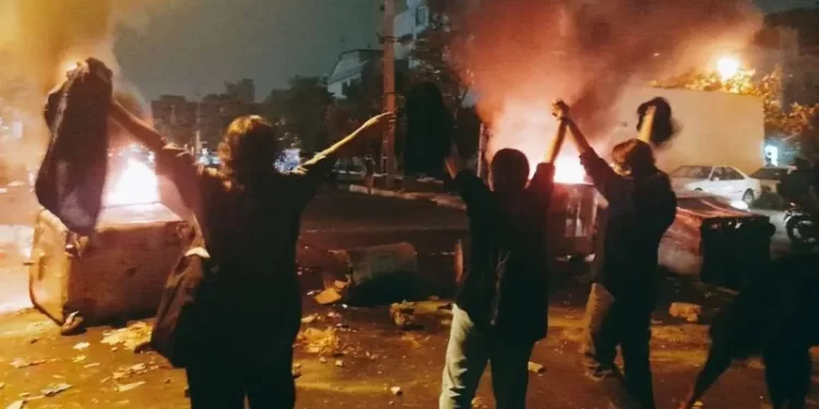 القمة الأوروبية تطالب إيران بوقف استخدام القوة ضد المحتجين