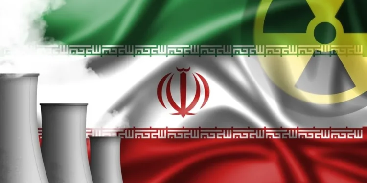 إيران تبحث ملفها النووي مع الترويكا الأوروبية قبيل انتهاء الفترة المحددة