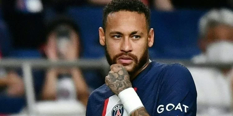 نيمار يواجه محاكمة بتهمة احتيال لانتقاله من سانتوس لبرشلونة