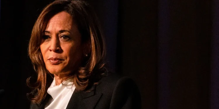 مذكرات كامالا هاريس تثير التوترات لانتخابات 2028