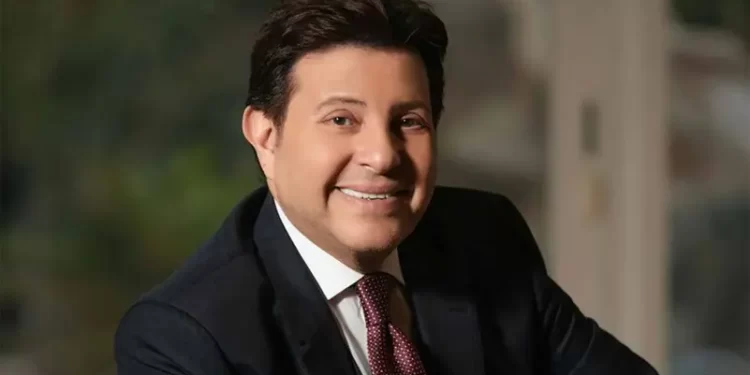 متعهد نصب على هاني شاكر في حفل البحرين.. وأصر على الغناء